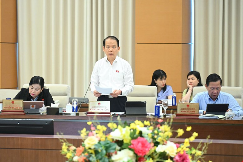 Chủ nhiệm Ủy ban Pháp luật và Tư pháp Hoàng Thanh Tùng. Ảnh: QH Chủ nhiệm Ủy ban Pháp luật và Tư pháp Hoàng Thanh Tùng. Ảnh: QH