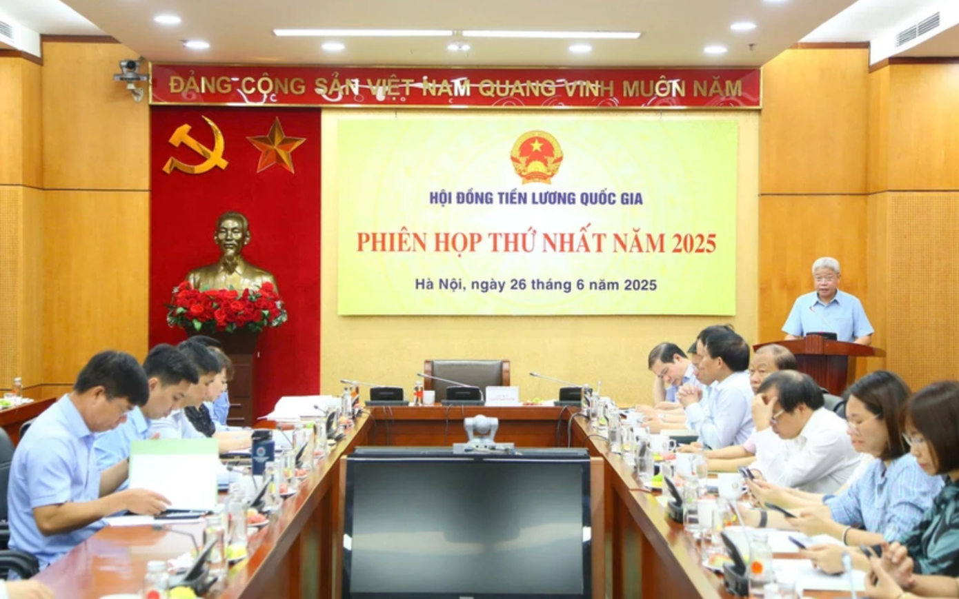 Hội đồng Tiền lương quốc gia họp phiên thứ nhất năm 2025. Ảnh: Vietnam+.