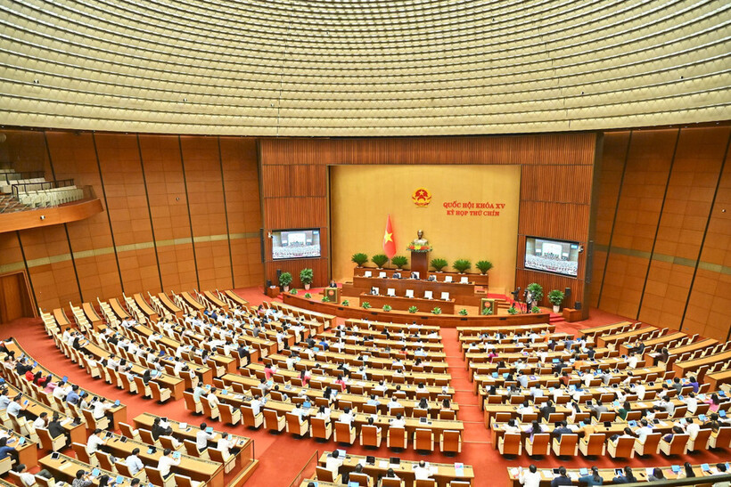 Phiên chất vấn và trả lời chất vấn được truyền hình trực tiếp để cử tri và nhân dân theo dõi.