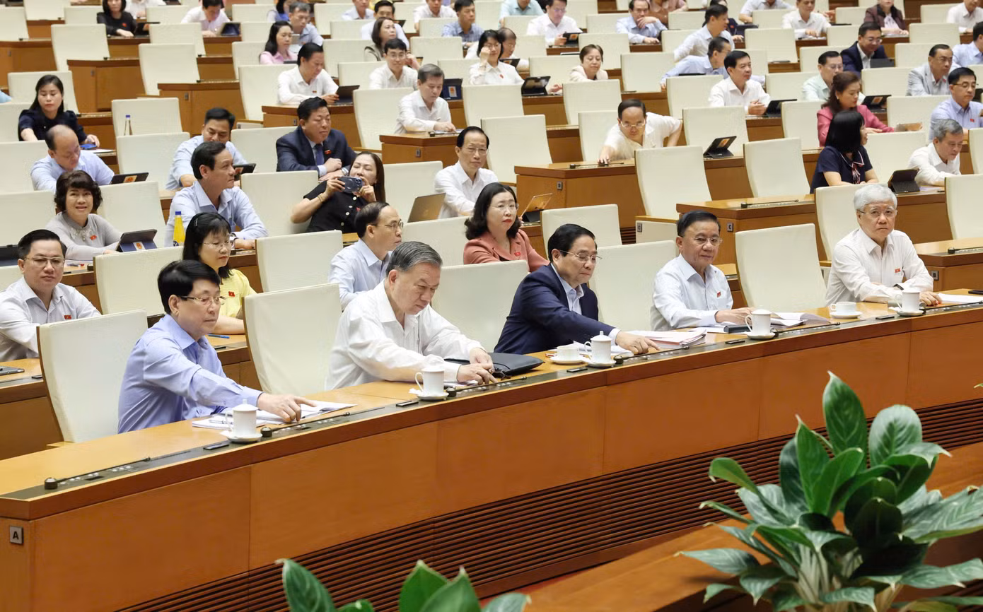Lãnh đạo Đảng, Nhà nước và các đại biểu Quốc hội tại phiên họp sáng 16/6. Ảnh: Như Ý.
