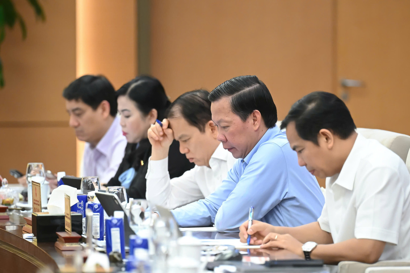 Các đại biểu tại phiên họp. Ảnh: QH