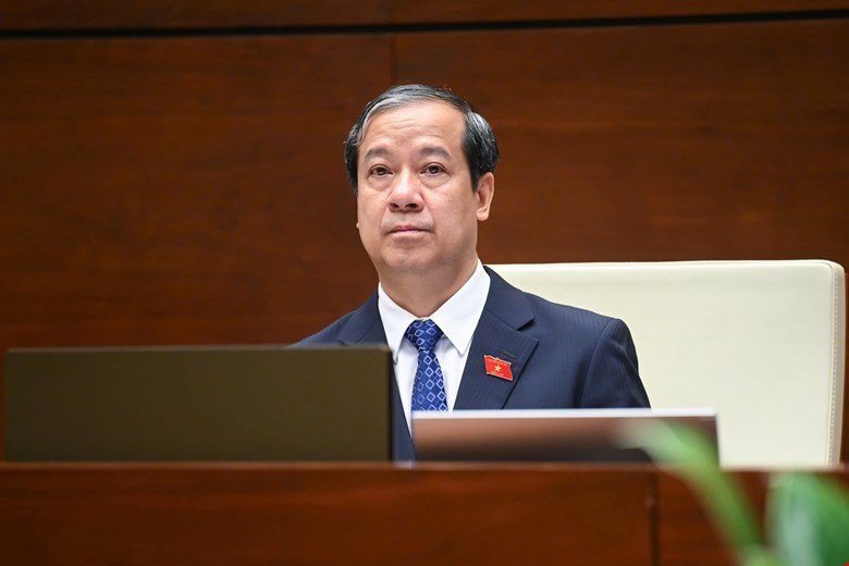 Bộ trưởng Nguyễn Kim Sơn tiếp tục trả lời chất vấn vào sáng 20/6.