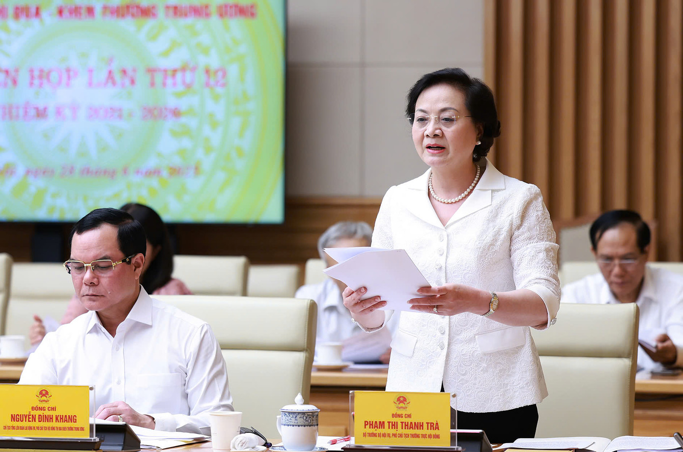 Bộ trưởng Bộ Nội vụ Phạm Thị Thanh Trà phát biểu tại phiên họp. Ảnh: VGP