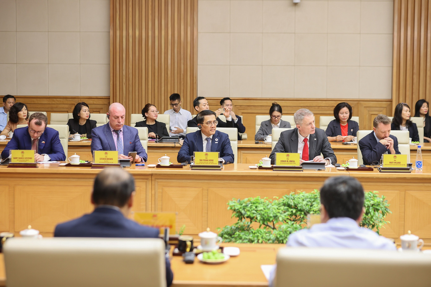 Các đại biểu tại tọa đàm. Ảnh: VGP Các đại biểu tại tọa đàm. Ảnh: VGP