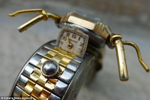 Mỗi chiếc xe cần đến khoảng 50 chiếc đồng hồ