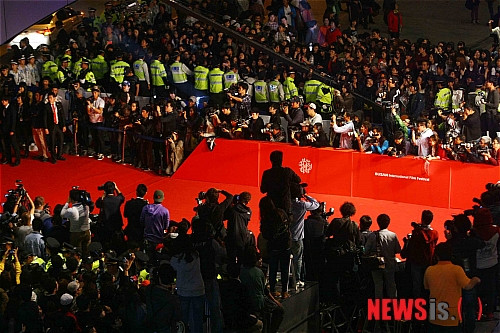 Thảm đỏ chờ đón các ngôi sao tại LHP Busan