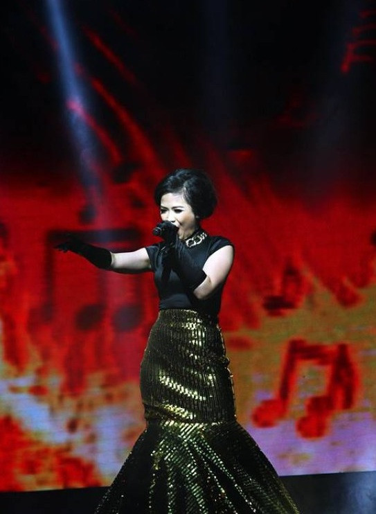 Hoàng Yến. Hoàng Yến