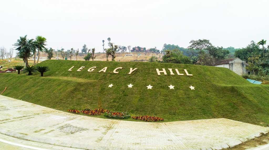 Không chỉ tại dự án Takara Hòa Bình Resort, nhiều dự án nhà ở, khu đô thị, khu du lịch nghỉ dưỡng… trên địa bàn tỉnh Hòa Bình trước đó, cũng đua nhau “bán lúa non” khi chưa đủ điều kiện, hạ tầng còn dở dang như: Dự án Khu du lịch nghỉ dưỡng Hồ Dụ (Sakana Spa&amp;Resort Hòa Bình) tại TP Hòa Bình của Công ty CP Phát triển nghỉ dưỡng ngoại ô, hay dự án Khu đô thị sinh thái và dịch vụ Cửu Long (tên thương mại Legacy Hill Hoà Bình), huyện Lương Sơn do Công ty TNHH MTV Bất động sản Hasky Hoà Bình làm chủ đầu tư…