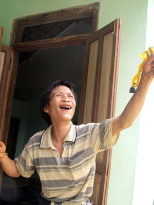 Nụ cười đã xuất hiện trên mặt Tarzan Hồ Văn Lang. Nụ cười đã xuất hiện trên mặt Tarzan Hồ Văn Lang