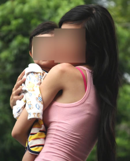 Cô gái trẻ và tác phẩm của những mối tình lầm lạc. (Ảnh minh họa)