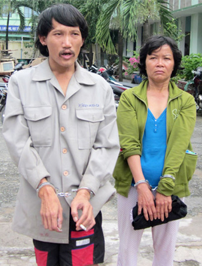 Vợ chồng Trần Văn Thanh sau khi di lý về TP.HCM . Ảnh: Thanh niên Vợ chồng Trần Văn Thanh sau khi di lý về TP.HCM