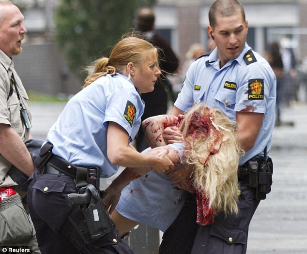 Ít nhất 7 người bị thiệt mạng, hơn chục người bị thương, toà nhà thuộc văn phòng Thủ tướng Jens Stoltenberg hư hỏng nặng