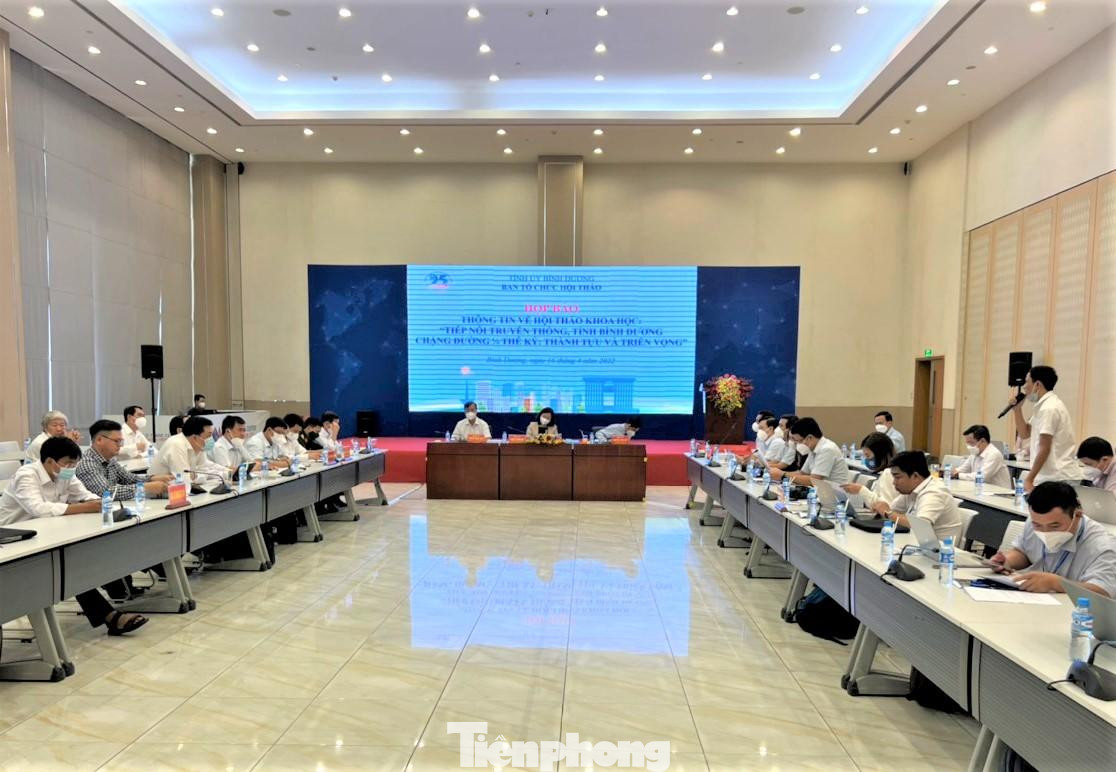 Các ý kiến góp ý tại buổi họp báo liên quan đến nội dung và ý nghĩa của hội thảo Các ý kiến góp ý tại buổi họp báo liên quan đến nội dung và ý nghĩa của hội thảo