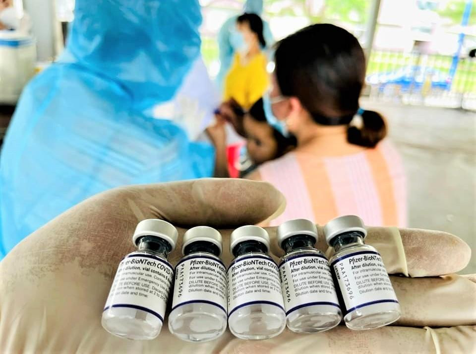 Người dân lơ là với việc tiêm chủng vắc xin gây ảnh hưởng đến công tác tiêm phòng COVID-19 ở Bình Dương