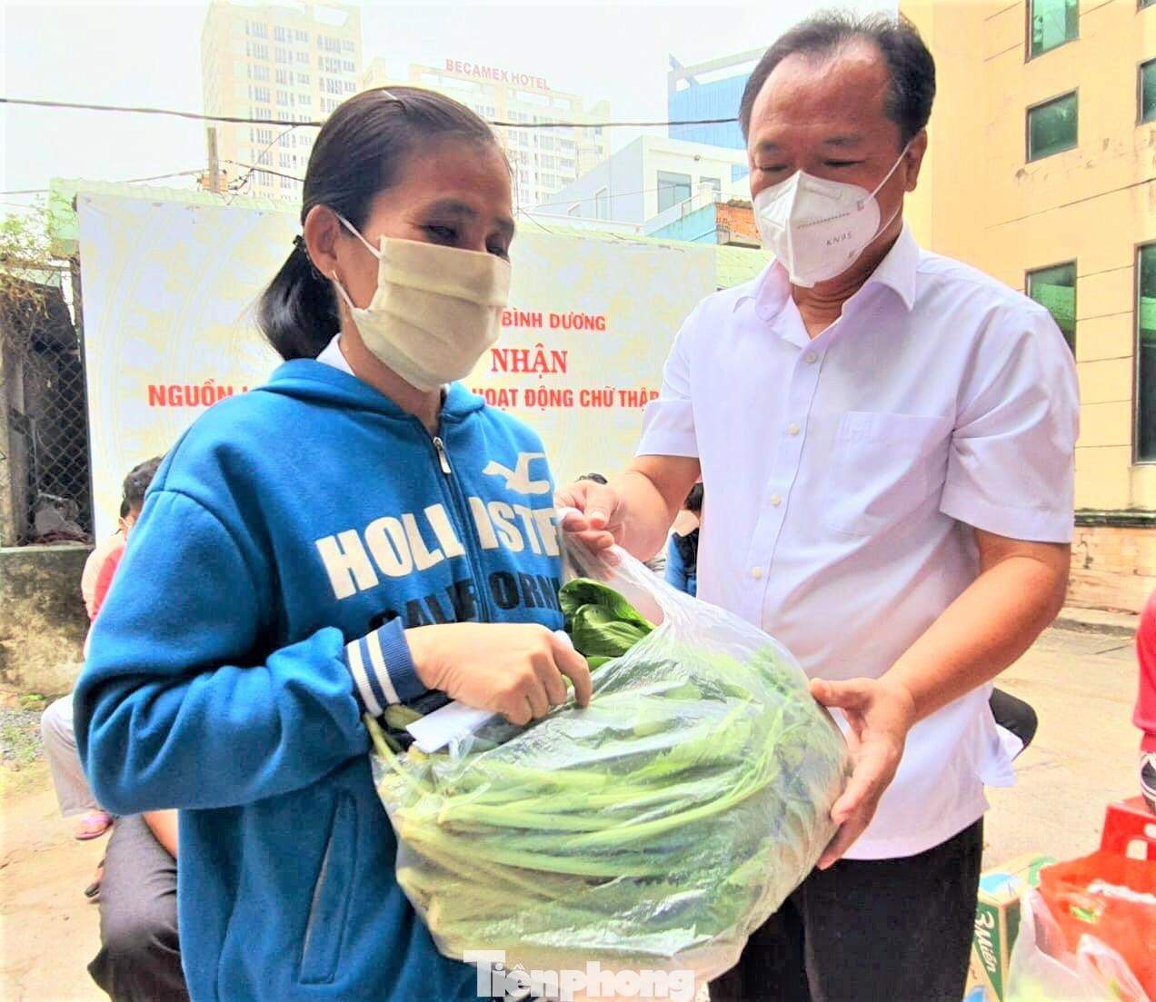 Bí thư Thành ủy Thủ Dầu Một động viên người dân vượt qua giai đoạn khó khăn Bí thư Thành ủy Thủ Dầu Một động viên người dân vượt qua giai đoạn khó khăn