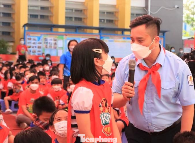 Các em thiếu nhi giao lưu tại chương trình