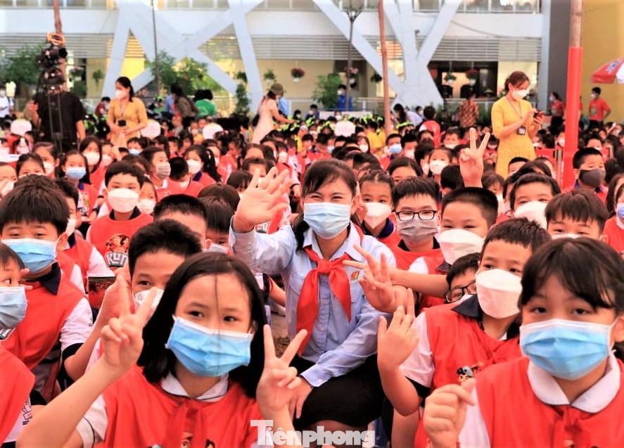 Ngành giáo dục tỉnh Bình Dương đang thiếu lượng lớn giáo viên để đáp ứng nhu cầu Ngành giáo dục tỉnh Bình Dương đang thiếu lượng lớn giáo viên để đáp ứng nhu cầu