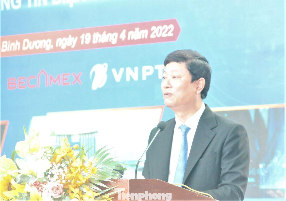 Chủ tịch UBND tỉnh Bình Dương Võ Văn Minh phát biểu tại buổi lễ Chủ tịch UBND tỉnh Bình Dương Võ Văn Minh phát biểu tại buổi lễ