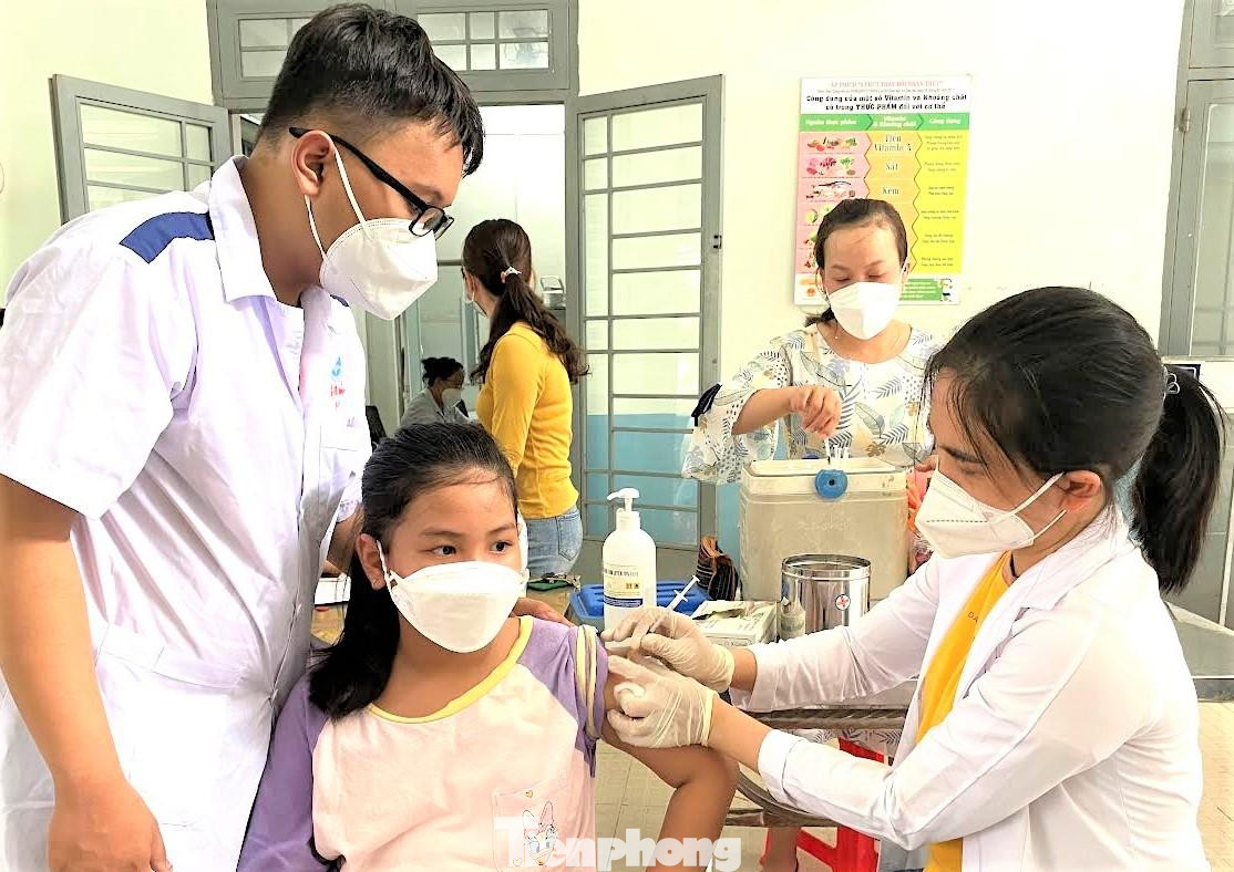 Công tác tiêm vắc xin cho trẻ được đảm bảo an toàn