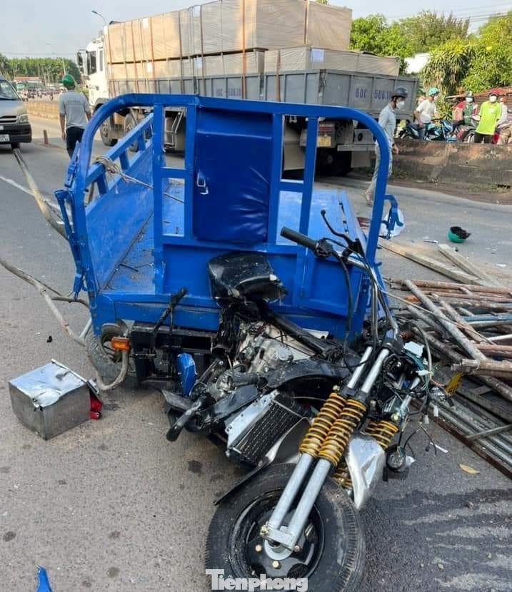 Xe ba gác biến dạng sau tai nạn Xe ba gác biến dạng sau tai nạn