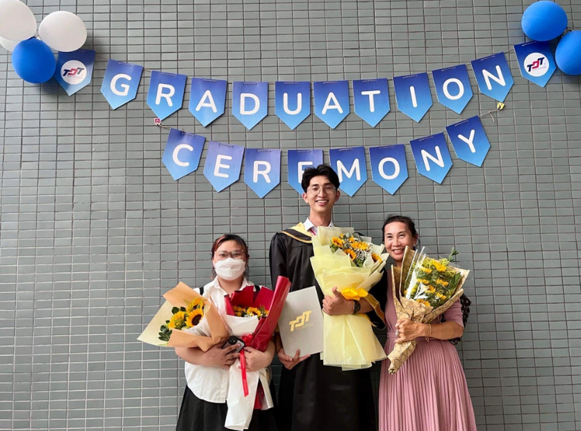 Thuở nhỏ, Nguyên Ngọc luôn đối mặt với những lời chọc ghẹo cây sào, xì ke, bộ xương di động (Ảnh: NVCC). Thuở nhỏ, Nguyên Ngọc luôn đối mặt với những lời chọc ghẹo cây sào, xì ke, bộ xương di động (Ảnh: NVCC).