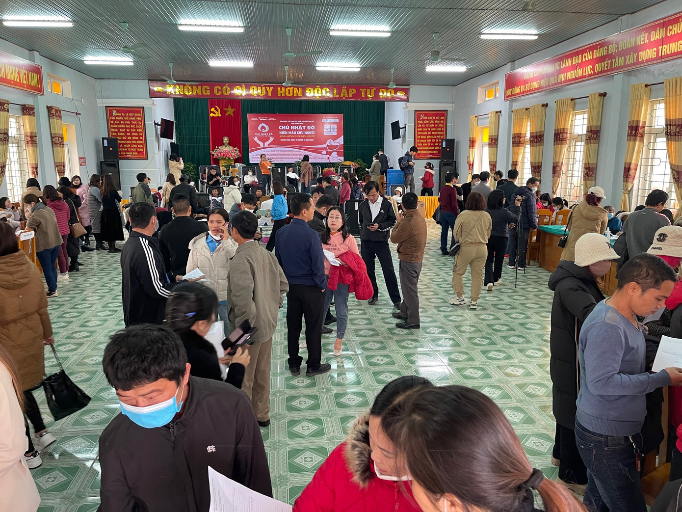 Đợt này, chương trình thu về 356 đơn vị máu, dành cho việc cứu người khẩn cấp trong dịp Tết Nguyên Đán. Đợt này, chương trình thu về 356 đơn vị máu, dành cho việc cứu người khẩn cấp trong dịp Tết Nguyên Đán.