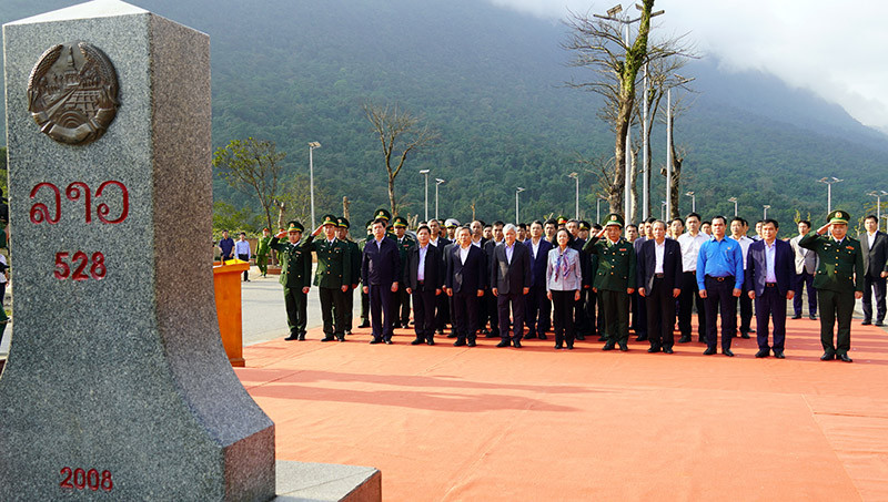 Thường trực Ban Bí thư thăm cột mốc chủ quyền và dự lễ khởi công xây dựng trạm biên phòng Thường trực Ban Bí thư thăm cột mốc chủ quyền và dự lễ khởi công xây dựng trạm biên phòng