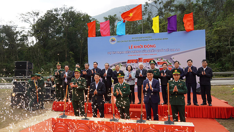 Thường trực Ban Bí thư thăm cột mốc chủ quyền và dự lễ khởi công xây dựng trạm biên phòng Thường trực Ban Bí thư thăm cột mốc chủ quyền và dự lễ khởi công xây dựng trạm biên phòng