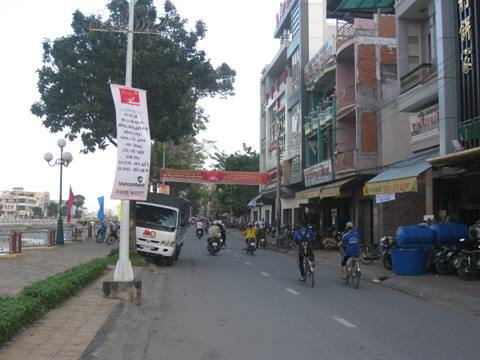 Đường Lý Thường Kiệt không còn treo lồng đèn