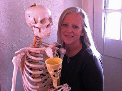 Bà Weese chụp ảnh cùng “bạn đồng hành”. Bà Weese chụp ảnh cùng “bạn đồng hành”