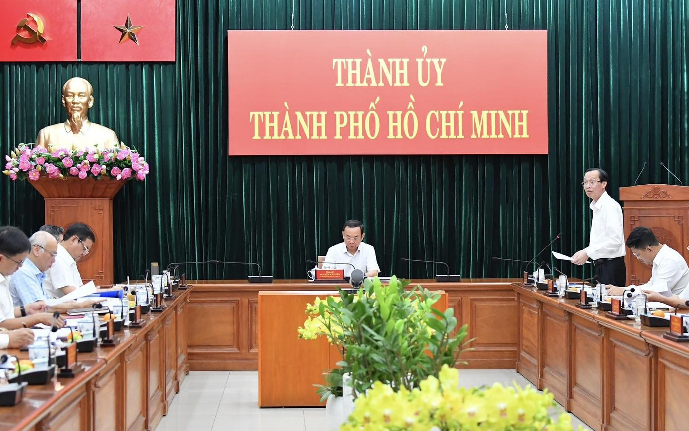 Quang cảnh phiên họp ngày 9/11. Ảnh: SGGP Quang cảnh phiên họp ngày 9/11. Ảnh: SGGP