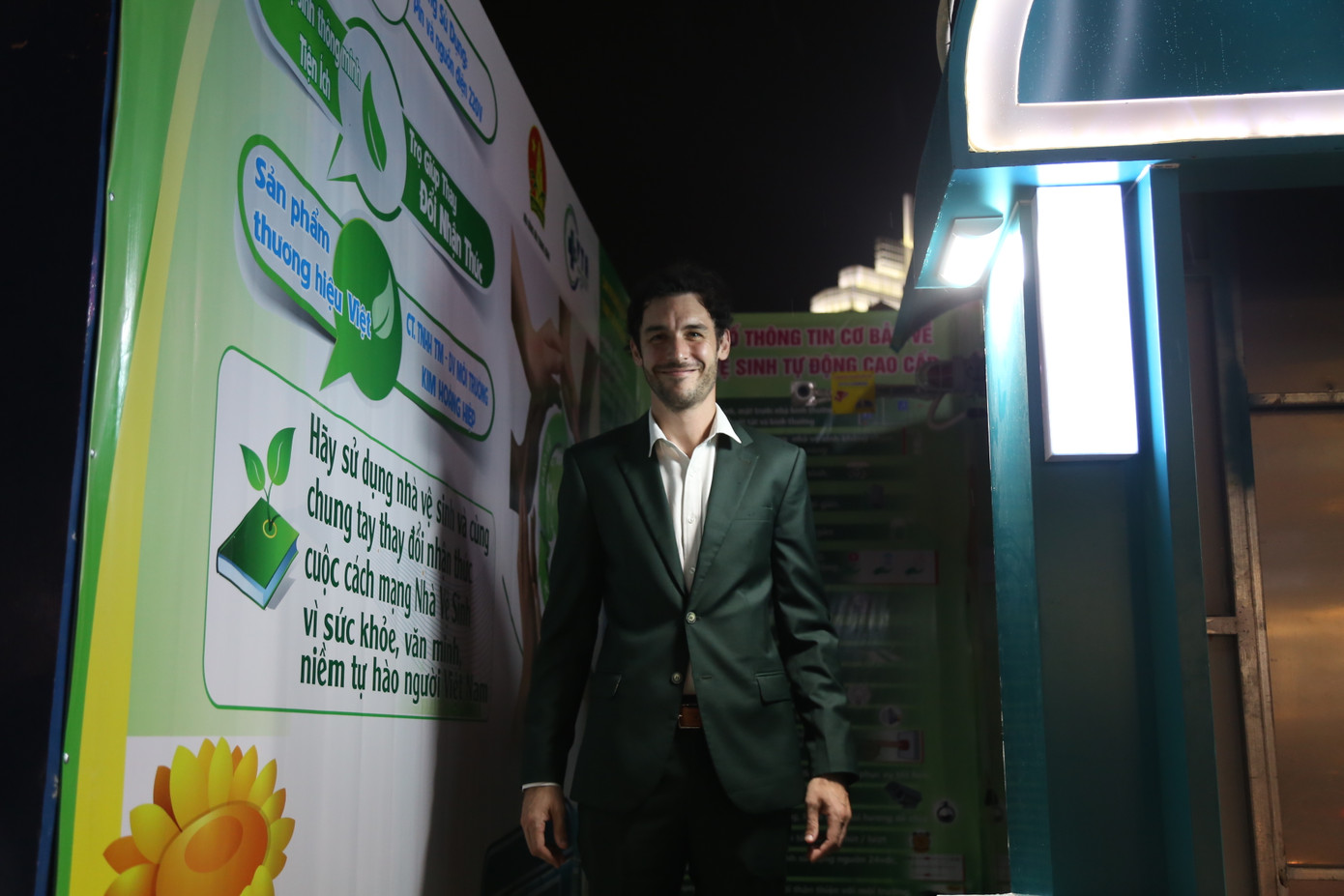 Công trình nhà vệ sinh thông minh, hiện đại mang lại cảm giác thoải mái cho người dân và du khách mỗi khi sử dụng.