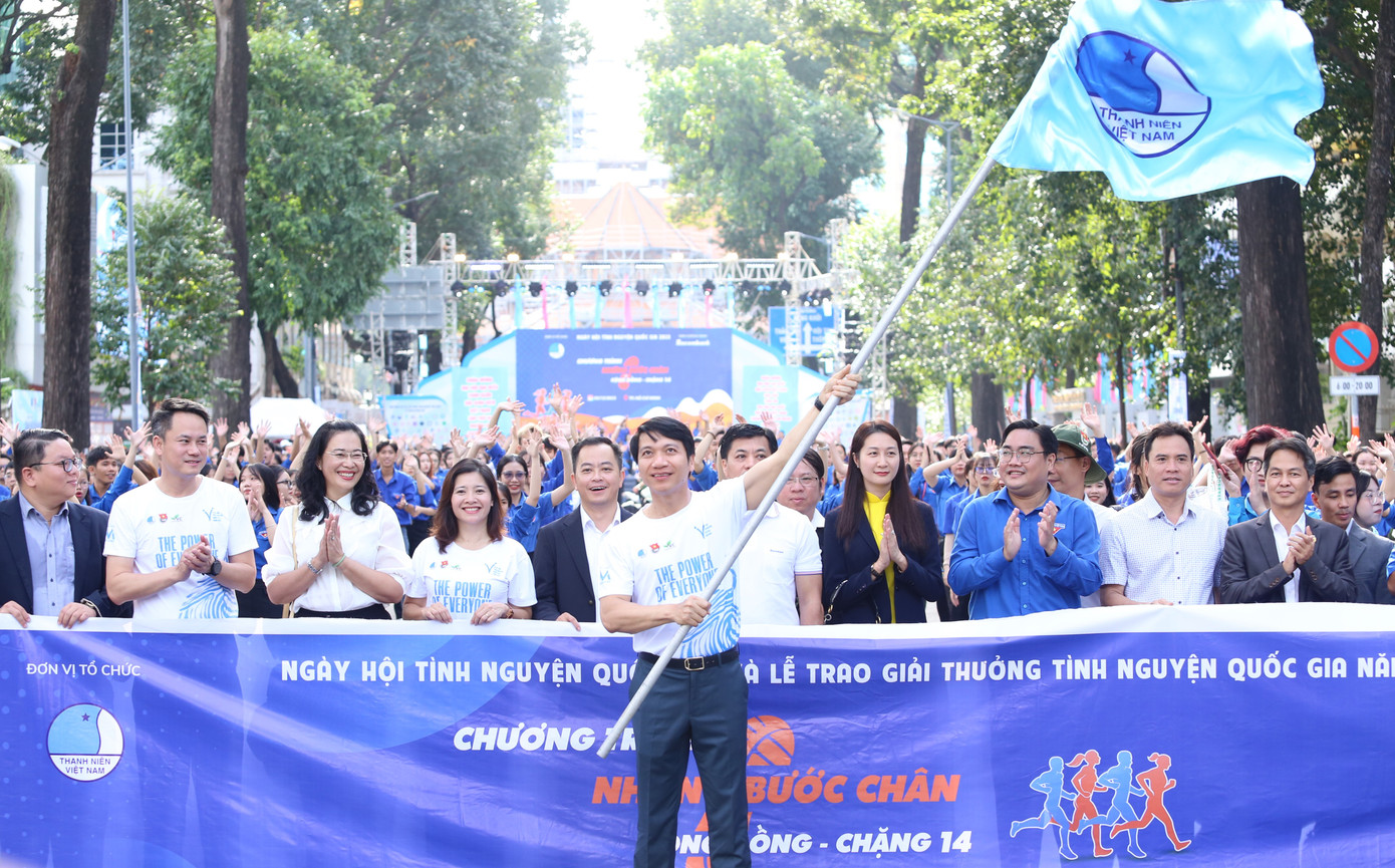 Dịp này, nhằm cụ thể hóa phong trào “Tôi yêu Tổ quốc tôi”, trong khuôn khổ Ngày hội tình nguyện quốc gia 2023, Trung ương Hội LHTN Việt Nam phối hợp Sacombank tổ chức phát động chặng 14 chương trình “Những bước chân vì cộng đồng”. Dịp này, nhằm cụ thể hóa phong trào “Tôi yêu Tổ quốc tôi”, trong khuôn khổ Ngày hội tình nguyện quốc gia 2023, Trung ương Hội LHTN Việt Nam phối hợp Sacombank tổ chức phát động chặng 14 chương trình “Những bước chân vì cộng đồng”.