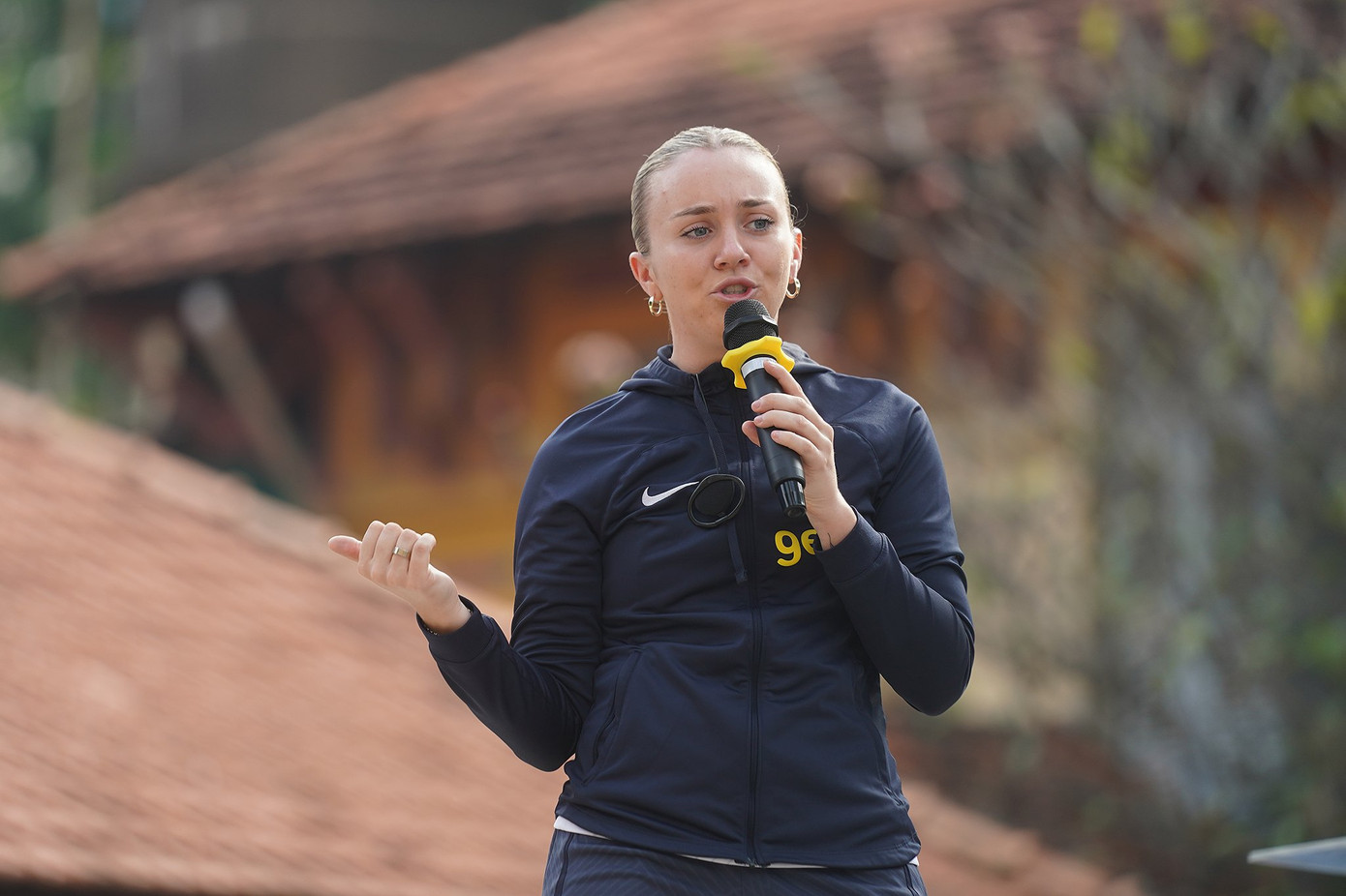 HLV Tegan Burling chia sẻ tại chương trình. Ảnh: Phạm Nguyễn. HLV Tegan Burling chia sẻ tại chương trình. Ảnh: Phạm Nguyễn.