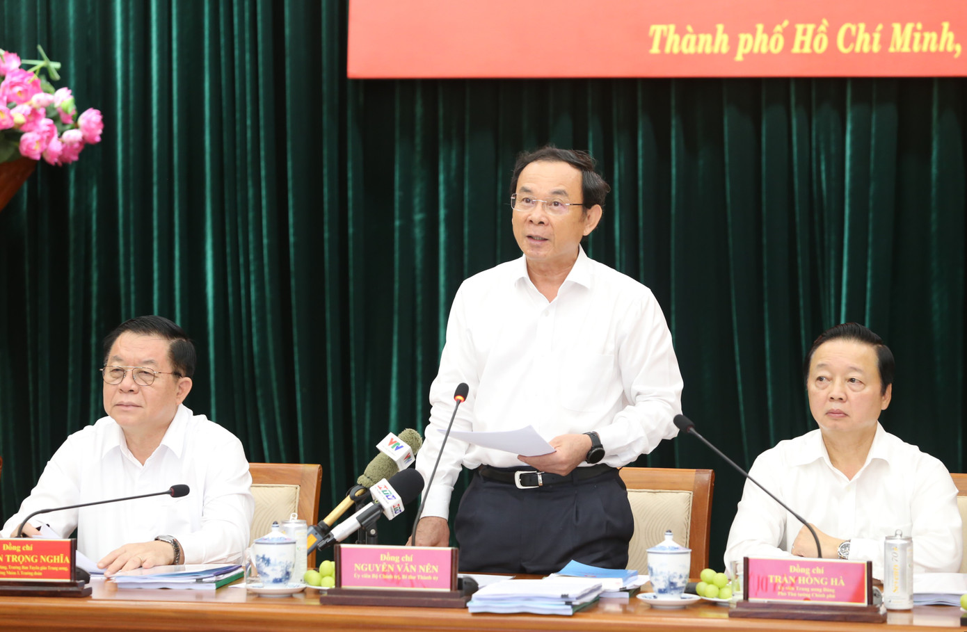 Bí thư Thành uỷ TPHCM Nguyễn Văn Nên phát biểu tại buổi làm việc.