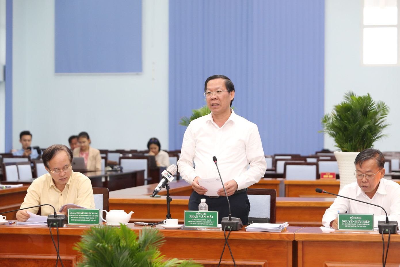 Chủ tịch UBND TPHCM Phan Văn Mãi trao đổi tại buổi làm việc (Ảnh: Ngô Tùng). Chủ tịch UBND TPHCM Phan Văn Mãi trao đổi tại buổi làm việc (Ảnh: Ngô Tùng).