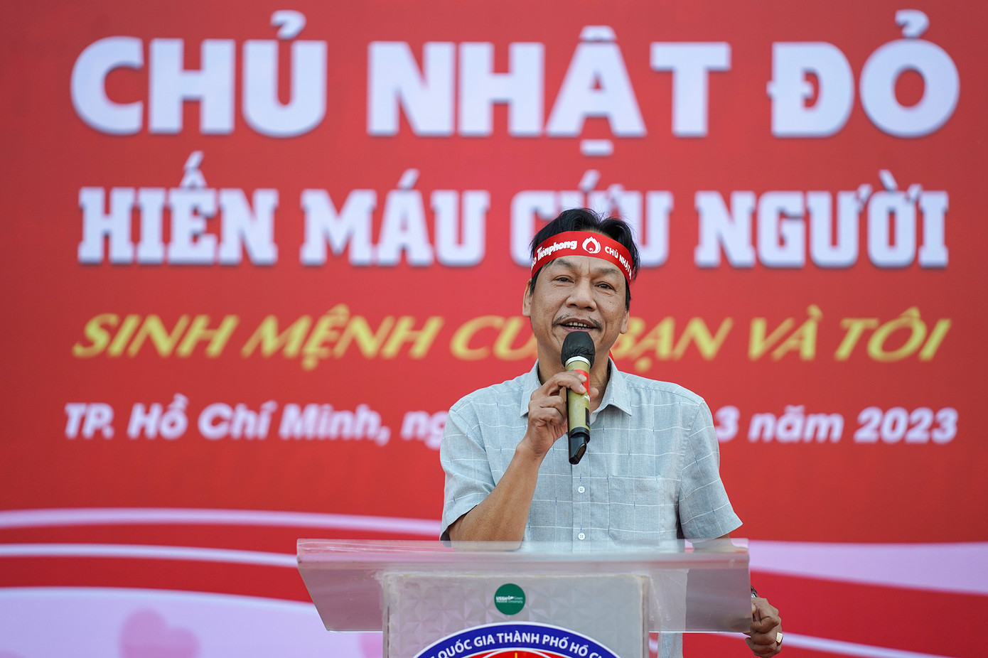 Nhà báo Lê Minh Toản phát biểu tại ngày hội. Ảnh: Phạm Nguyễn