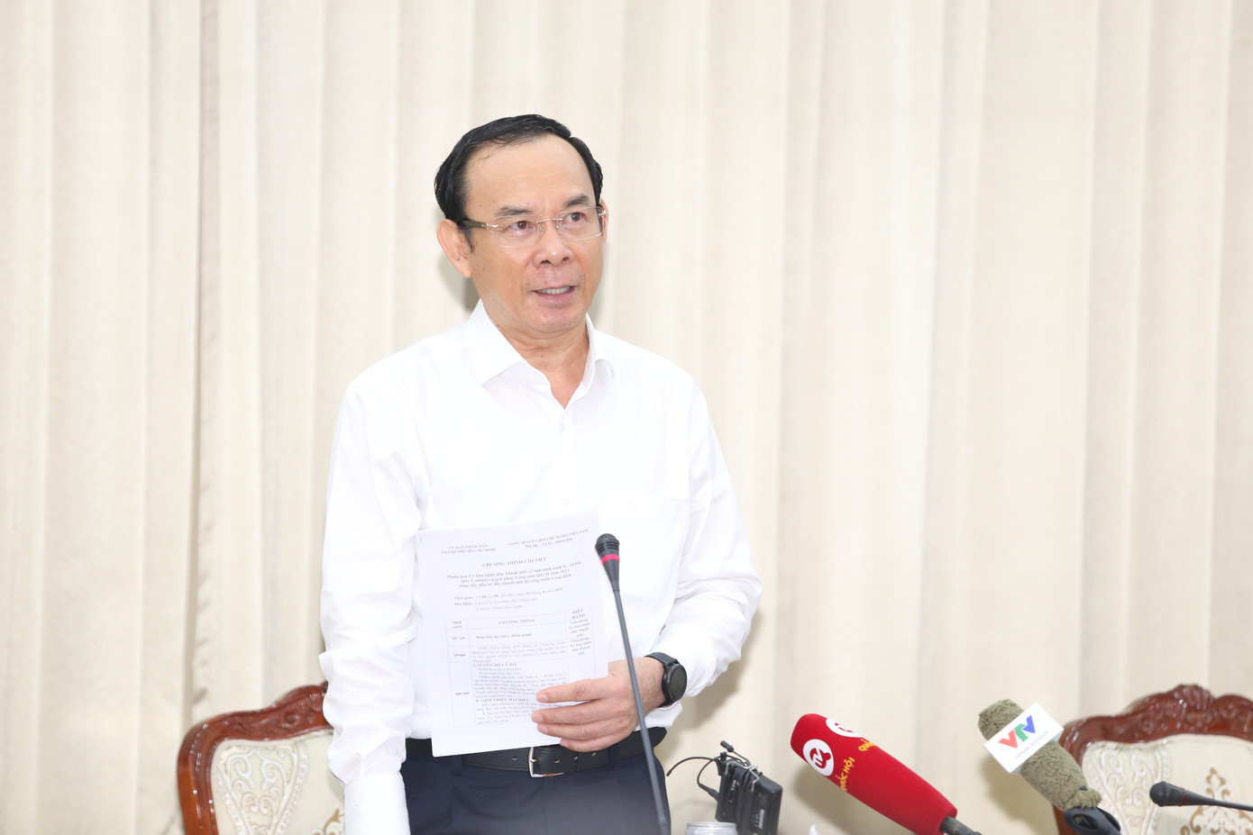 Bí thư Thành ủy TPHCM Nguyễn Văn Nên phát biểu tại phiên họp. Ảnh: Ngô Tùng