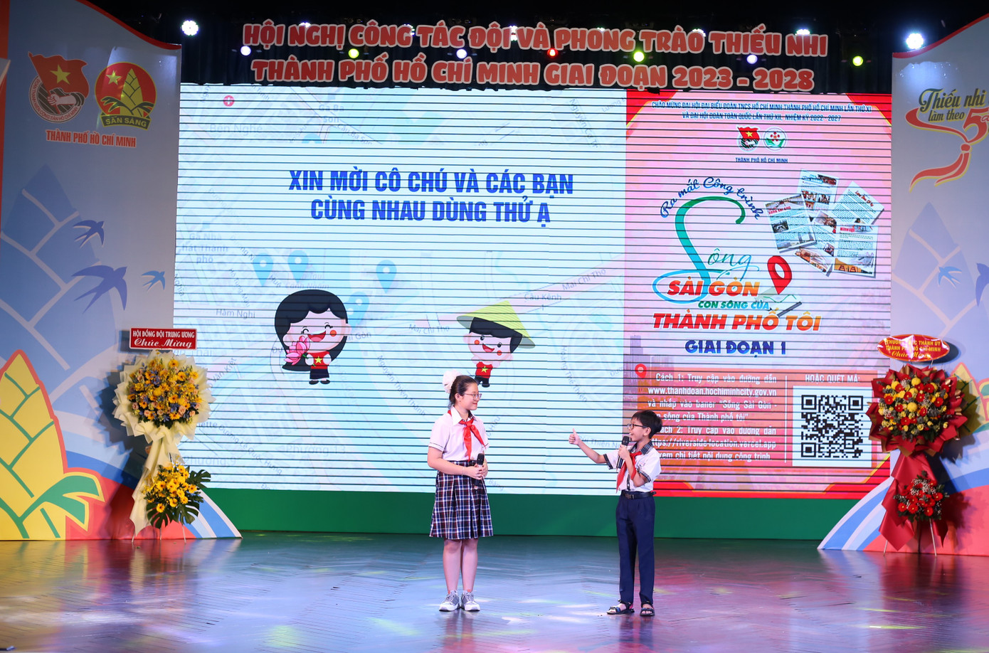 Các bạn nhỏ chia sẻ một số mô hình, cách thức hoạt động công tác Đội, phong trào thiếu nhi hiệu quả. Ảnh: Ngô Tùng Các bạn nhỏ chia sẻ một số mô hình, cách thức hoạt động công tác Đội, phong trào thiếu nhi hiệu quả. Ảnh: Ngô Tùng