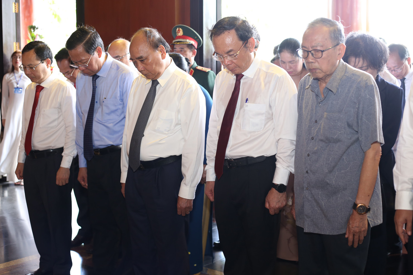 Cùng dự lễ giỗ có các đồng chí: Phan Văn Mãi, Ủy viên Trung ương Đảng, Phó Bí thư Thường trực Thành ủy, Chủ tịch UBND TPHCM; Nguyễn Văn Hiếu, Ủy viên dự khuyết Trung ương Đảng, Bí thư Thành ủy TP Cần Thơ; Nguyễn Hồ Hải, Phó Bí thư Thành ủy TPHCM; Trần Kim Yến, Ủy viên Ban Thường vụ Thành ủy, Chủ tịch Ủy ban MTTQ Việt Nam TPHCM; Nguyễn Phước Lộc, Ủy viên Ban Thường vụ Thành ủy, Trưởng Ban Tổ chức Thành ủy TPHCM; Phan Nguyễn Như Khuê, Ủy viên Ban Thường vụ Thành ủy, Trưởng Ban Tuyên giáo Thành ủy TPHCM; Tô Thị Bích Châu, Ủy viên Ban Thường vụ Thành ủy, Bí thư Quận ủy Quận 1;...