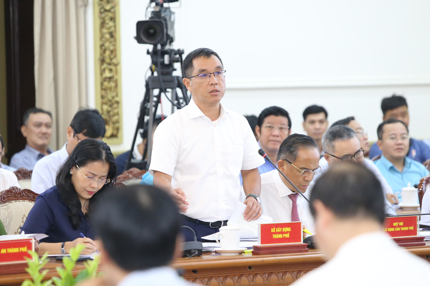 Ông Huỳnh Thanh Khiết trao đổi tại phiên họp. Ảnh: Ngô Tùng. Ông Huỳnh Thanh Khiết trao đổi tại phiên họp. Ảnh: Ngô Tùng.