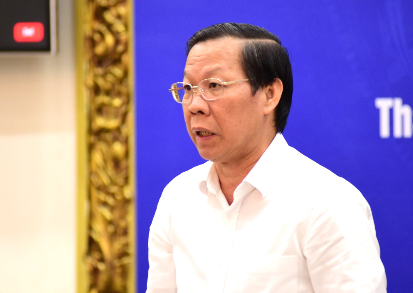 Chủ tịch UBND TPHCM Phan Văn Mãi trao đổi tại hội nghị. Ảnh: A.T