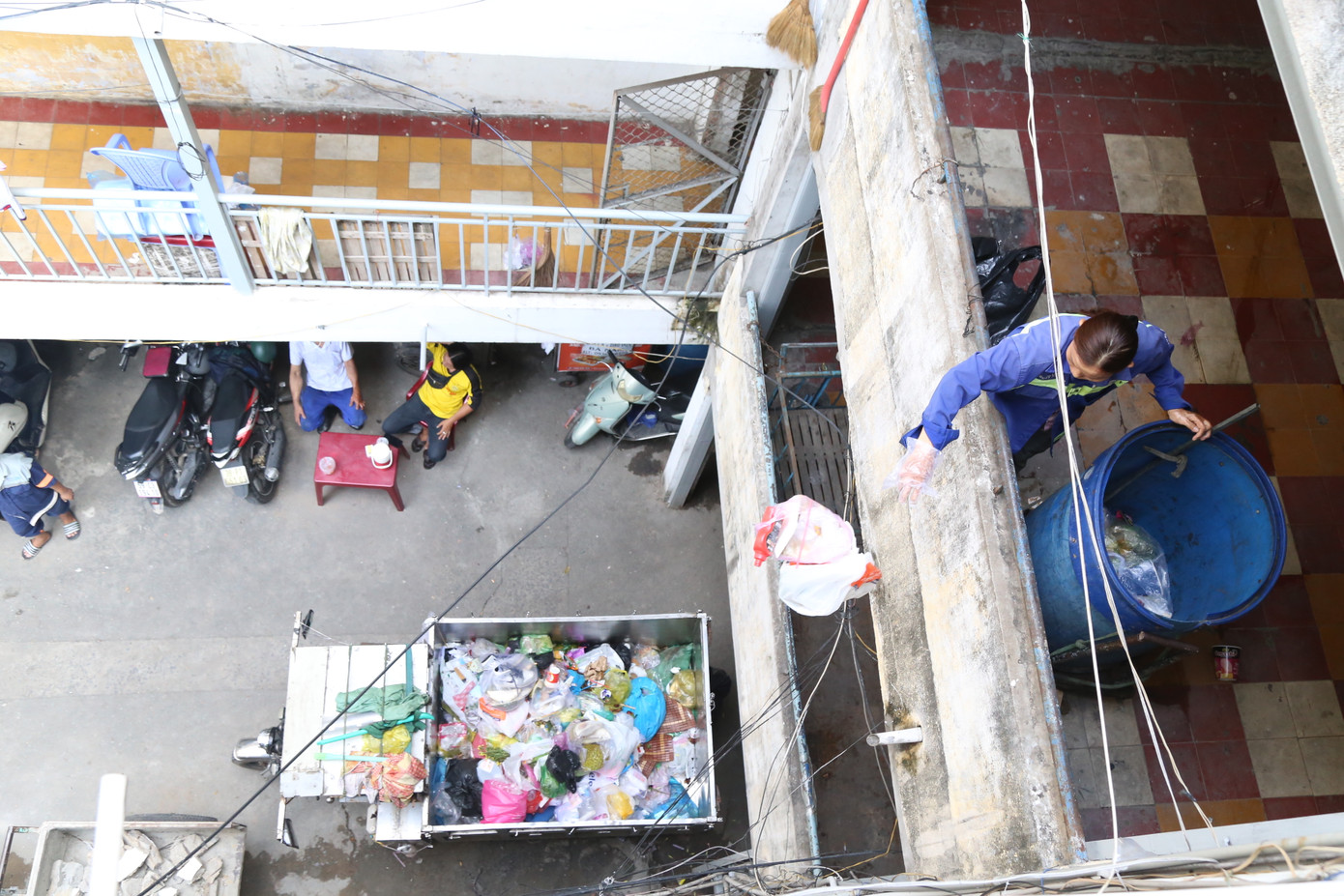 Chị Tô Thị Sự cho biết bản thân đã thích ca hát từ nhỏ, từng tham gia các đội văn nghệ ở trường, xóm, xã. Tuy nhiên do nhà nghèo nên không có điều kiện đi học bài bản… "Lớn lên, ước mơ đến gần hơn với văn nghệ khi có nhiều người nhận xét mình có chất giọng, cần quá trình đào tạo bài bản. Nhưng tai nạn ập đến nên mình khát vọng cũng dang dở...", chị tâm sự về một đoạn đời gian truân.