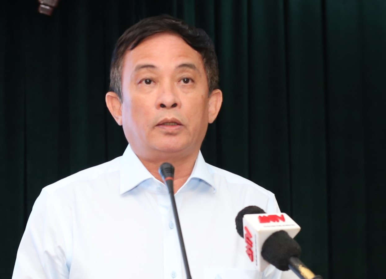 GS-TS Nguyễn Kỳ Phùng trao đổi một số giải pháp của Thủ Đức. Ảnh: Ngô Tùng GS-TS Nguyễn Kỳ Phùng trao đổi một số giải pháp của Thủ Đức. Ảnh: Ngô Tùng