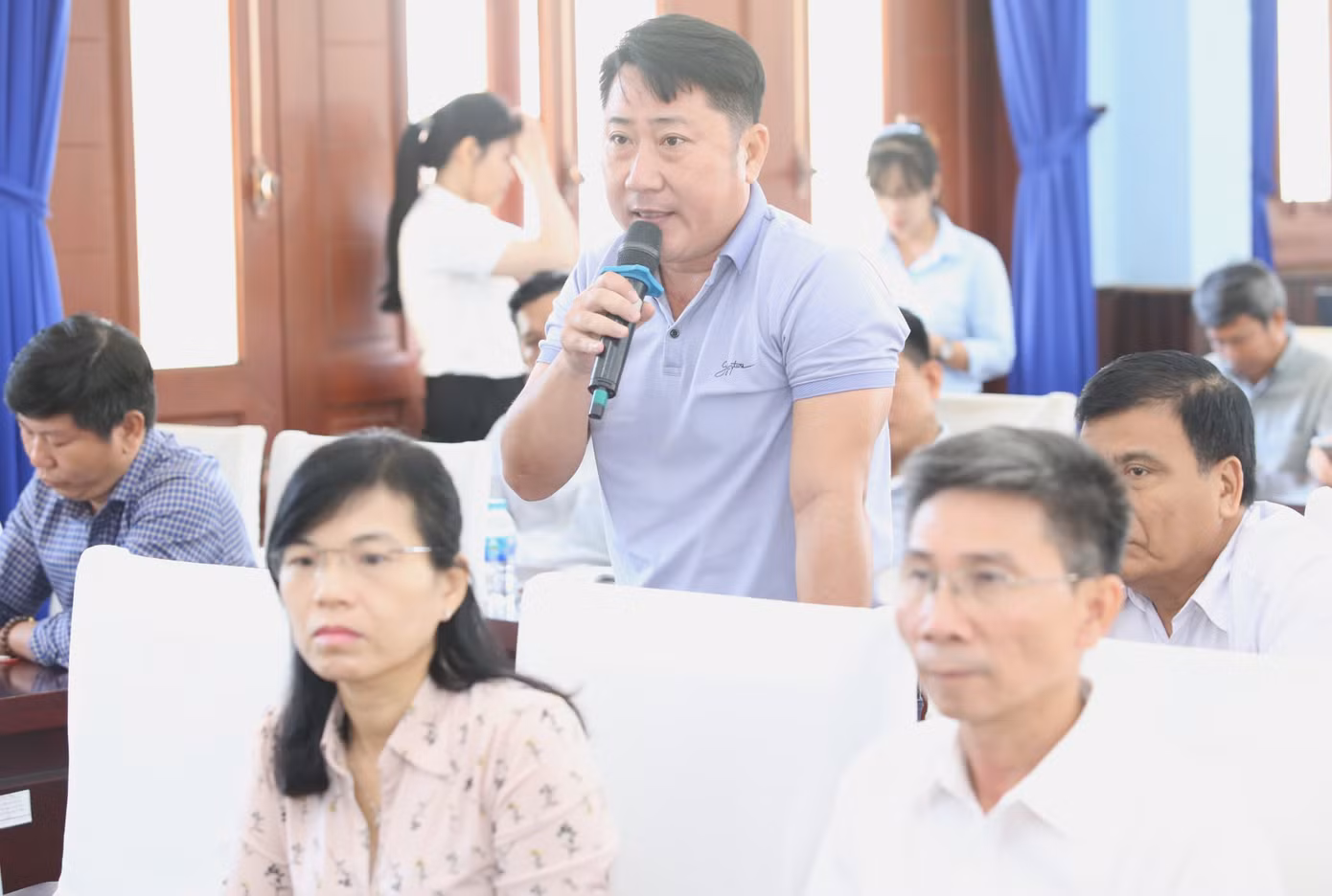 Cử tri Củ Chi nêu ý kiến với các ĐBQH và HĐND TPHCM. Ảnh: Ngô Tùng Cử tri Củ Chi nêu ý kiến với các ĐBQH và HĐND TPHCM. Ảnh: Ngô Tùng