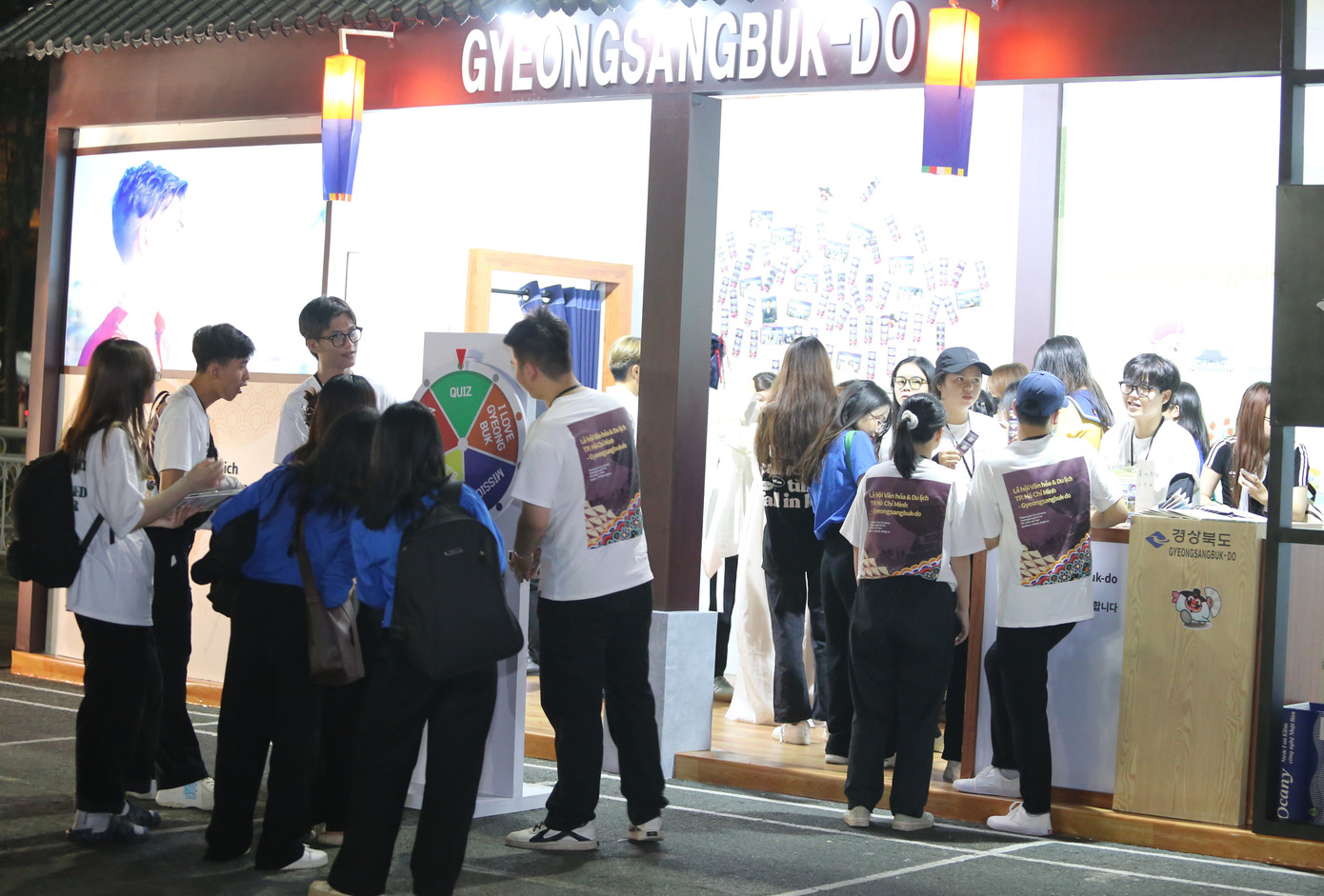 Gyeongsangbuk-do là tỉnh nằm ở phía Đông Nam của Hàn Quốc và là một trong những địa phương lớn nhất Hàn Quốc với nhiều thành phố như: Andong, Yeongju, Sangju, Pohang, Gumi... Gyeongsangbuk-do là nơi lưu giữ được nhiều truyền thống văn hóa và sản sinh ra nhiều nghệ sĩ, nhà lãnh đạo và học giả nổi tiếng.