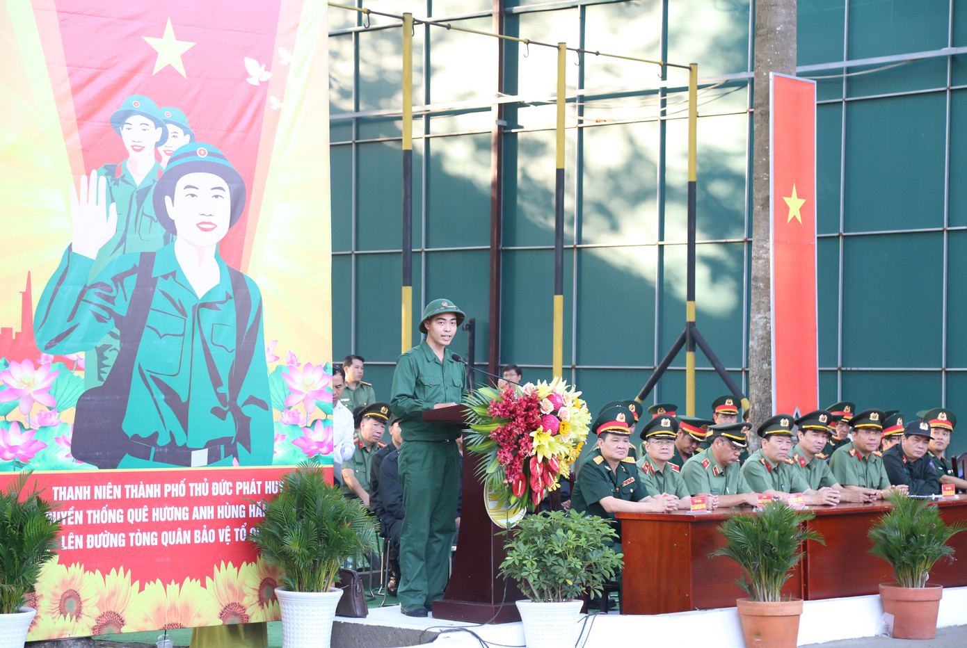 Tân binh Thủ Đức hứa quyết tâm phấn đấu vượt khó, nỗ lực học tập, rèn luyện.