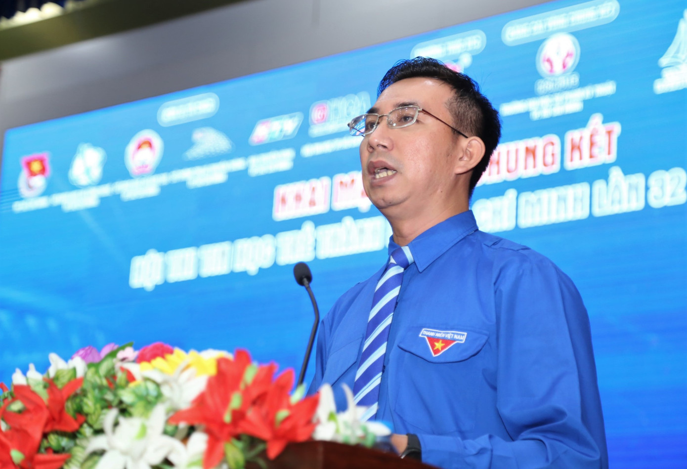 Anh Trần Đức Sự khai mạc vòng Chung kết hội thi. Ảnh: Ngô Tùng