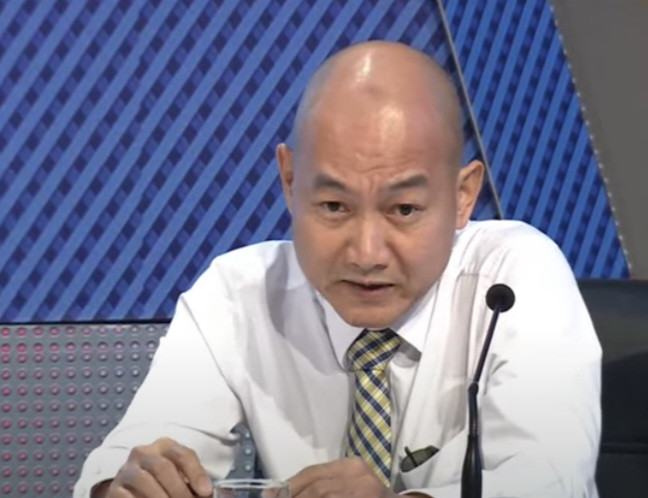 Ông Nguyễn Nguyên Phương trả lời cử tri. (Ảnh chụp màn hình).