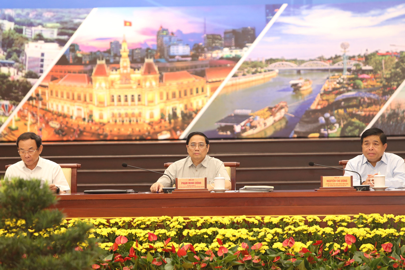 Thủ tướng Chính phủ chủ trì hội nghị. Ảnh: Ngô Tùng